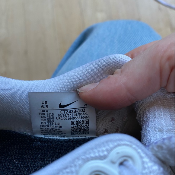 Nike React Flyknit 2 Sneakers - Picture 5 of 9